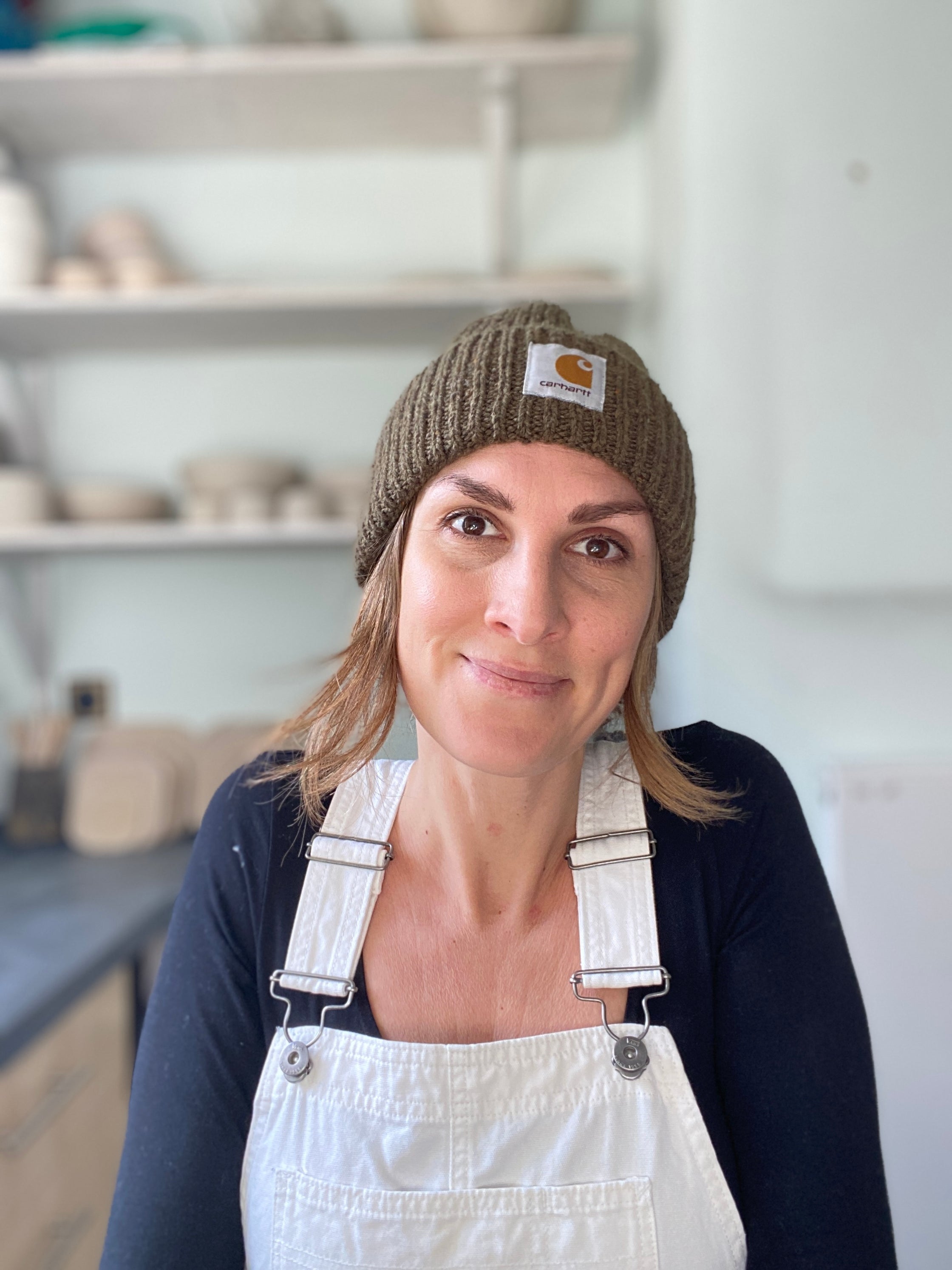 Portrait der Künstlerin Lara Hohol